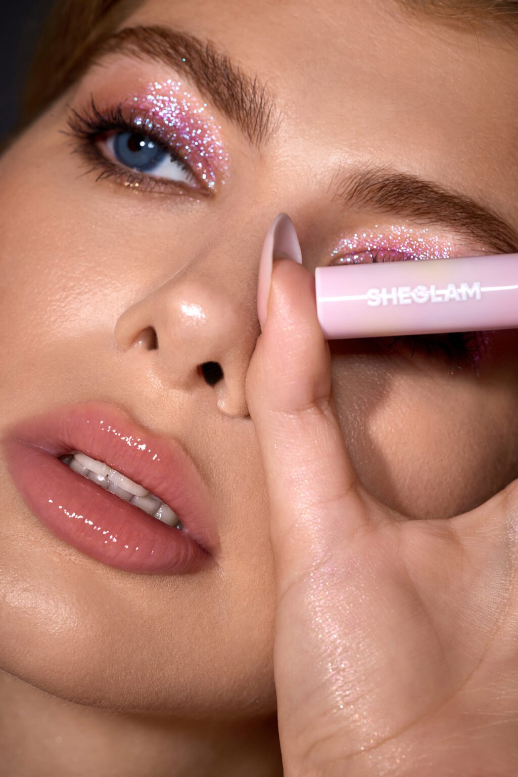 HUDAMOJI- glitter jelly eyeshadow stick -6 Colours